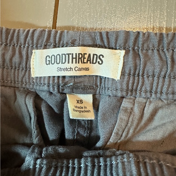 Shorts - Picture 4 of 5